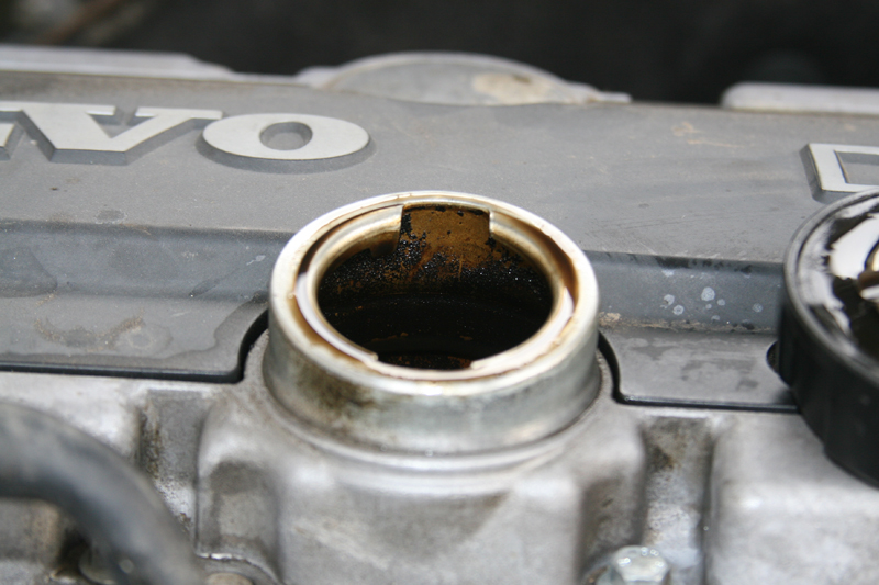 volvo_850_oil_1.jpg